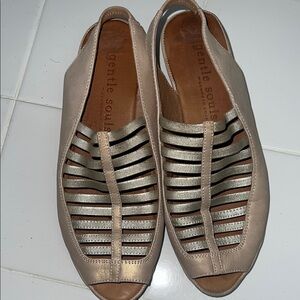 Gentle Souls Women's Metallic and Tan Sandals